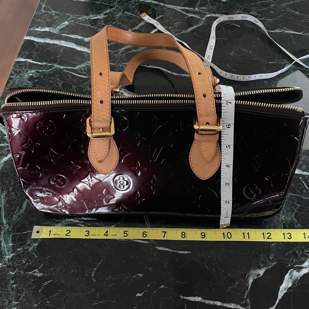 LOUIS VUITTON Monogram Vernis Rosewood Avenue Bag - Picture 3 of 15